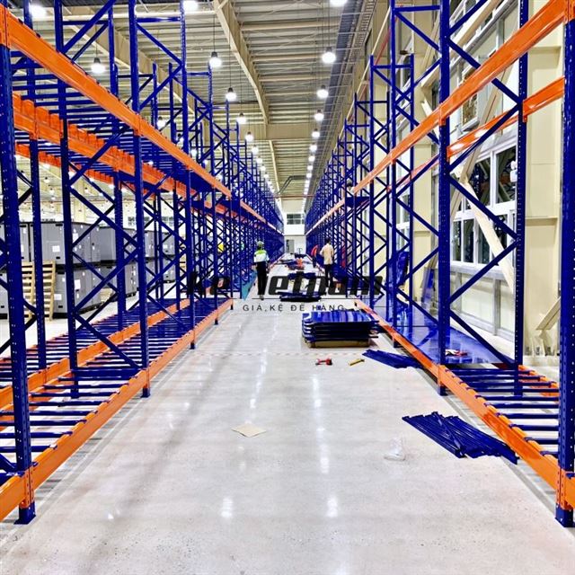 KỆ VIỆT NAM THI CÔNG 48 KỆ SẮT ĐỂ PALLET SÀN ÚP TẠI PHA HẢI PHÒNG NGÀY 31/07/2025